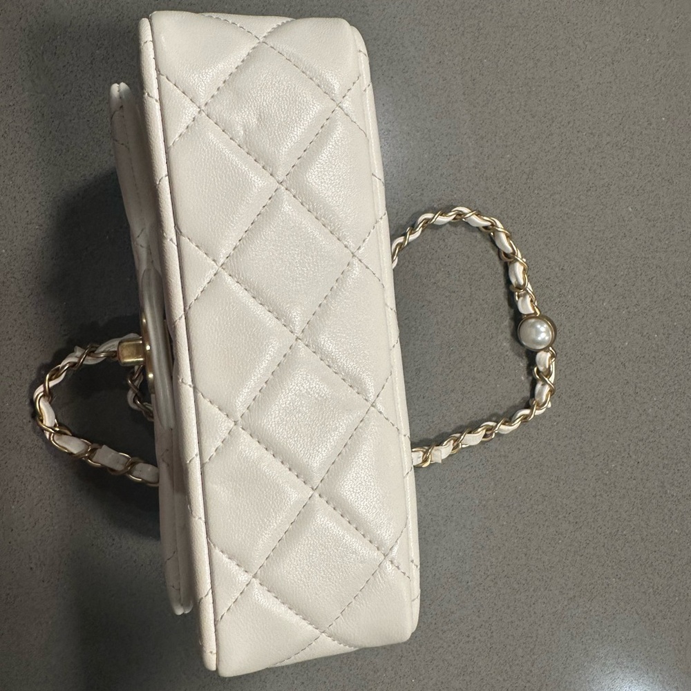 Chanel Classic Mini flap - Picture 5 of 15
